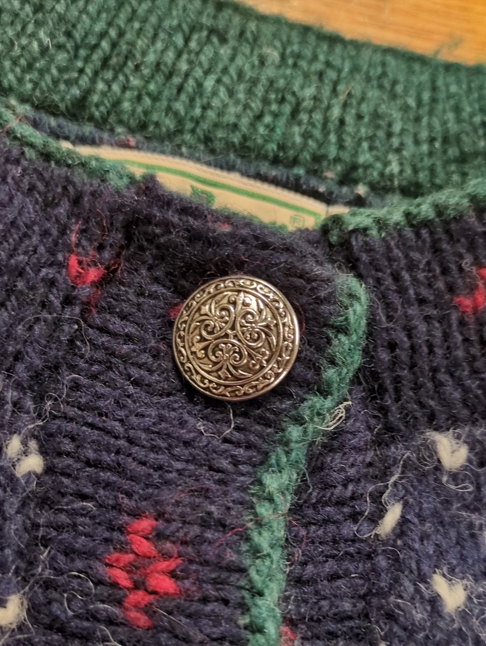 L.L. Bean Vintage Wool Fair Isle Navy Cardigan Size Large - Picture 5 of 7